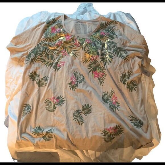 Catherines new printed top - Picture 1 of 3